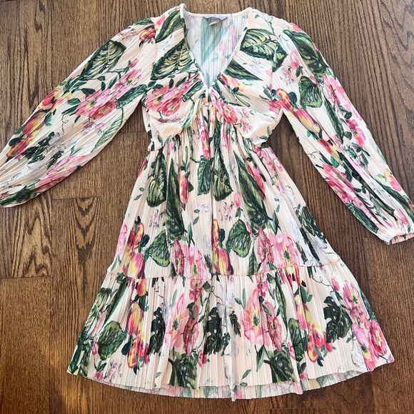 H&M Floral Pleated Dress Size S - Picture 2 of 2